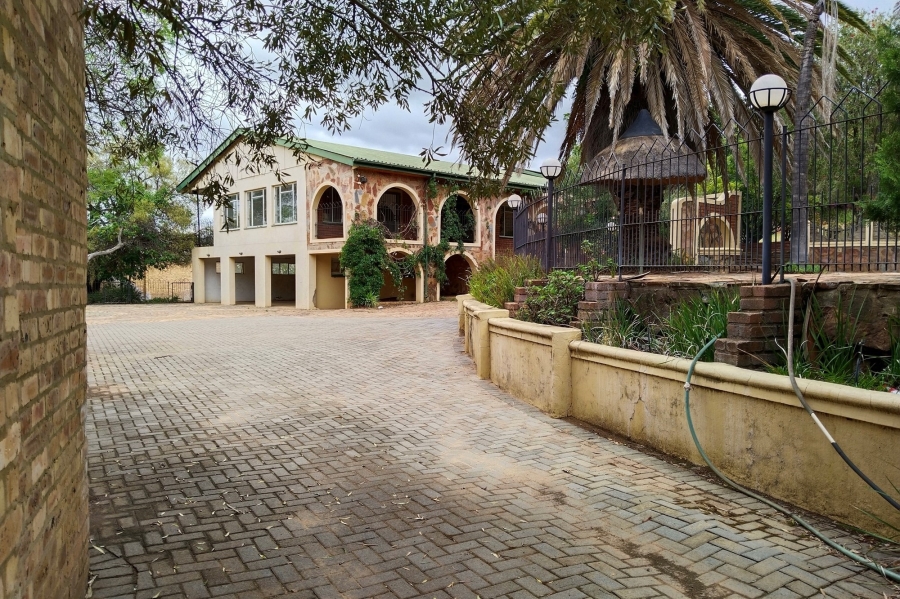 6 Bedroom Property for Sale in Hartbeespoort Rural North West